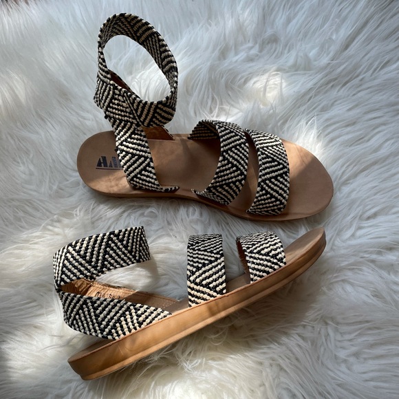 Aztec Tribal Woven Ankle Strap Sandals - Picture 13 of 16